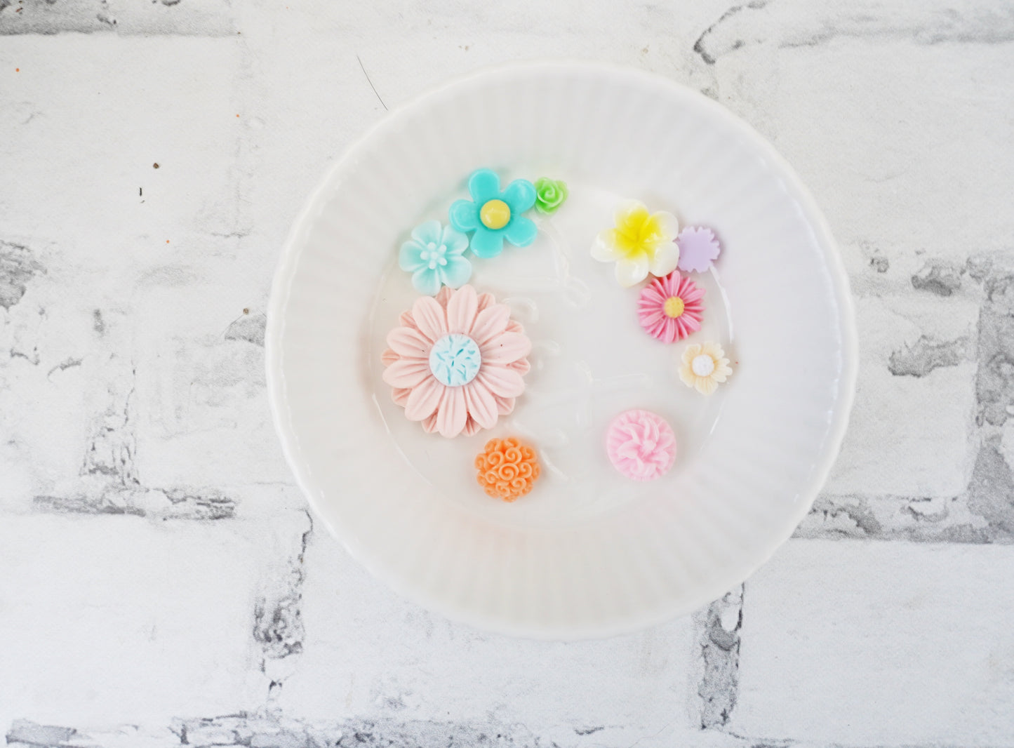 Acrylic flower embellishments (June Kit)